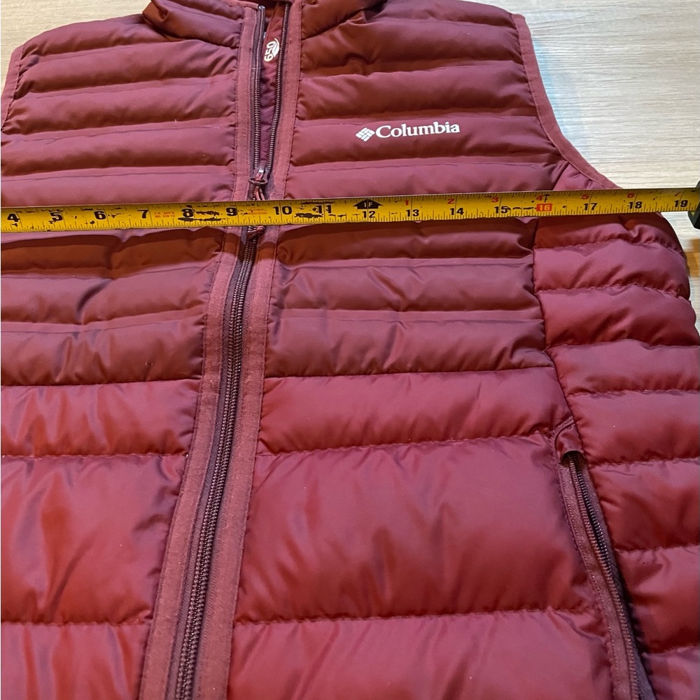 Columbia Women's McKay Lake Down Puffer Vest in a maroon M - Picture 2 of 5